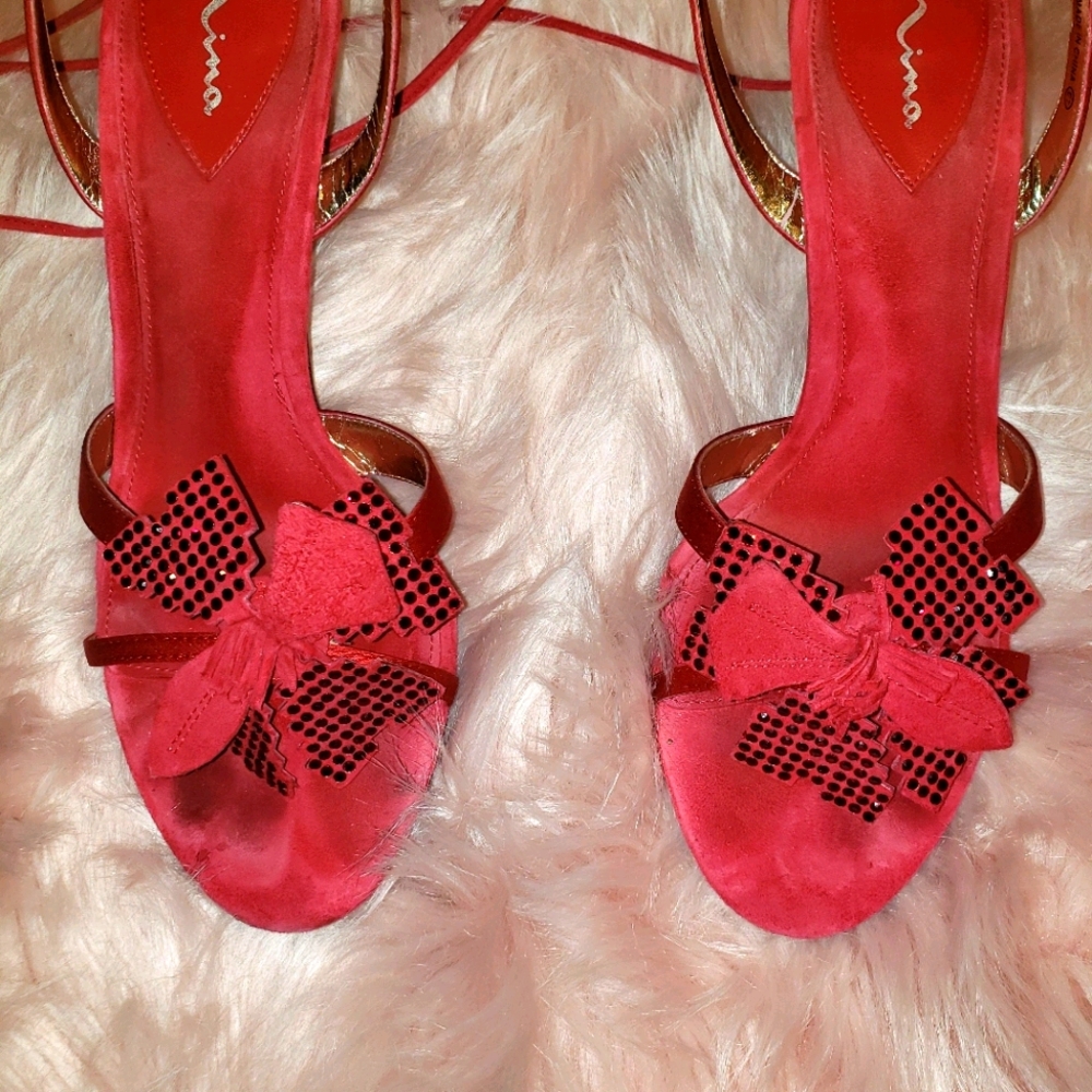 Heels - Picture 2 of 4